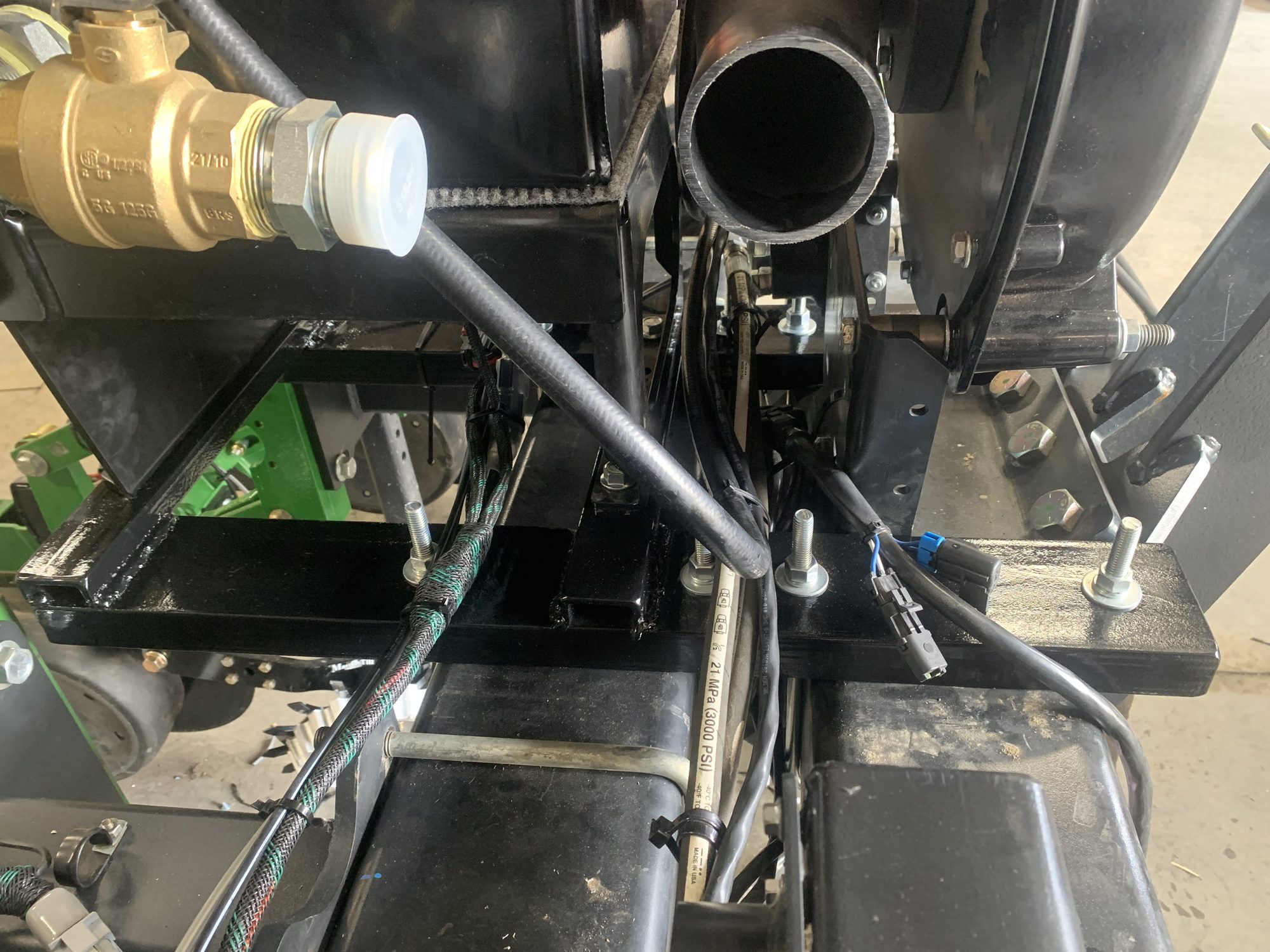 Harvest International S1 — 30" — 6R — Finishing and setup detail