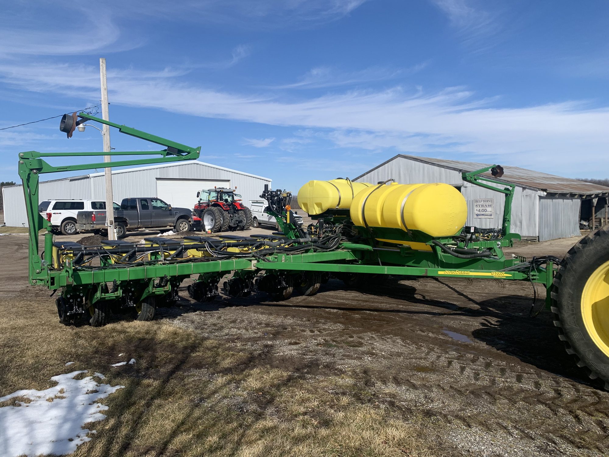 John Deere 1770NT — 30" — 16R — Full-width equipment view