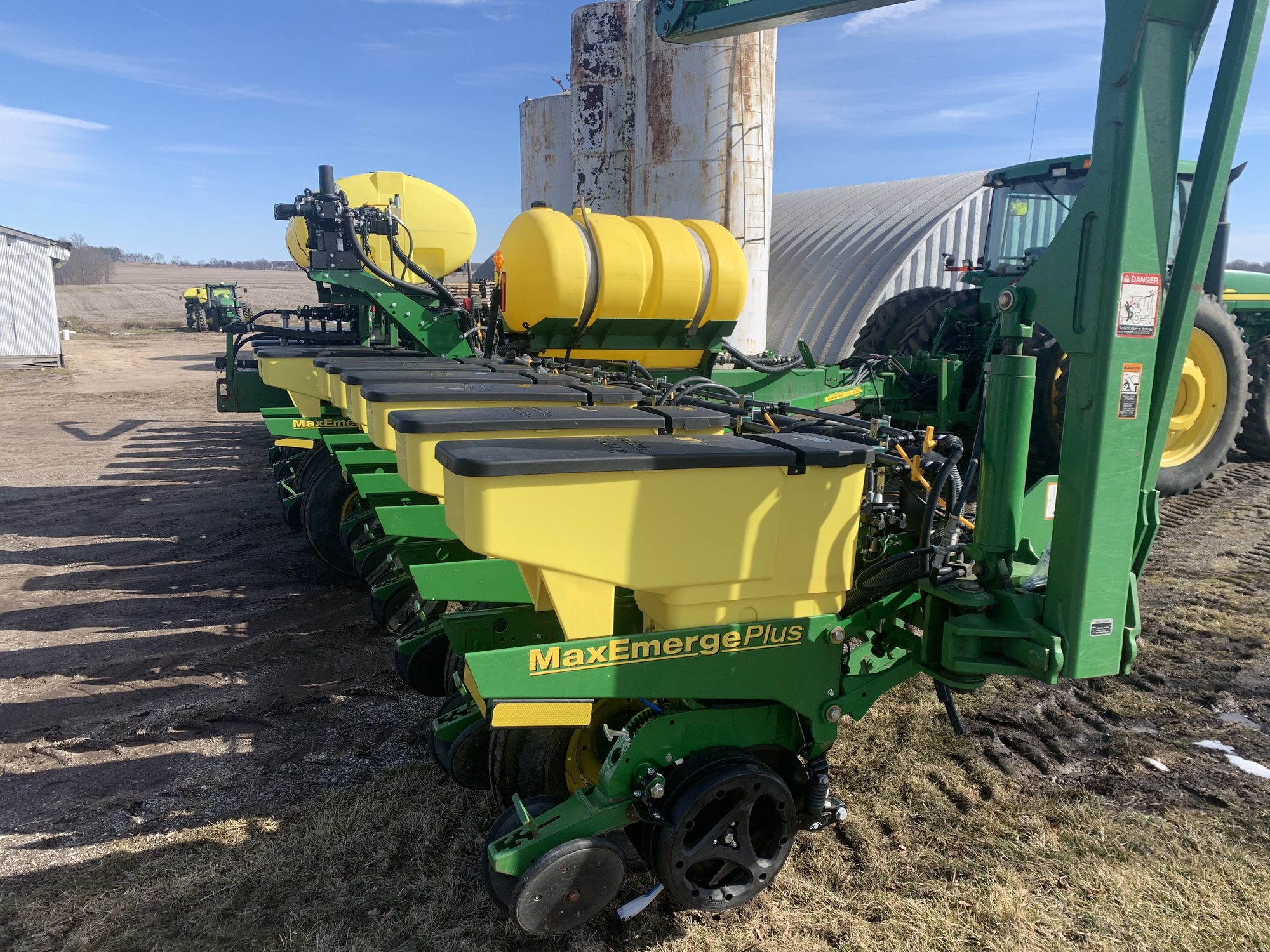 John Deere 1770NT — 30" — 16R — Finishing and setup detail