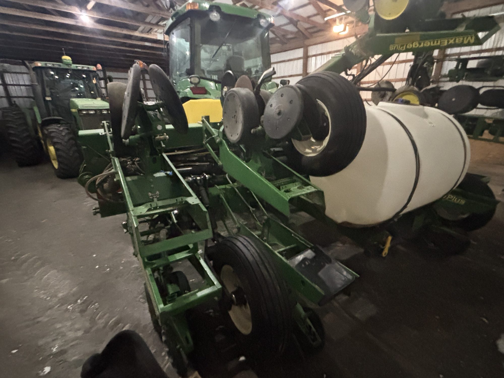 John Deere 1770NT — 30" — 24R — Full-width equipment view