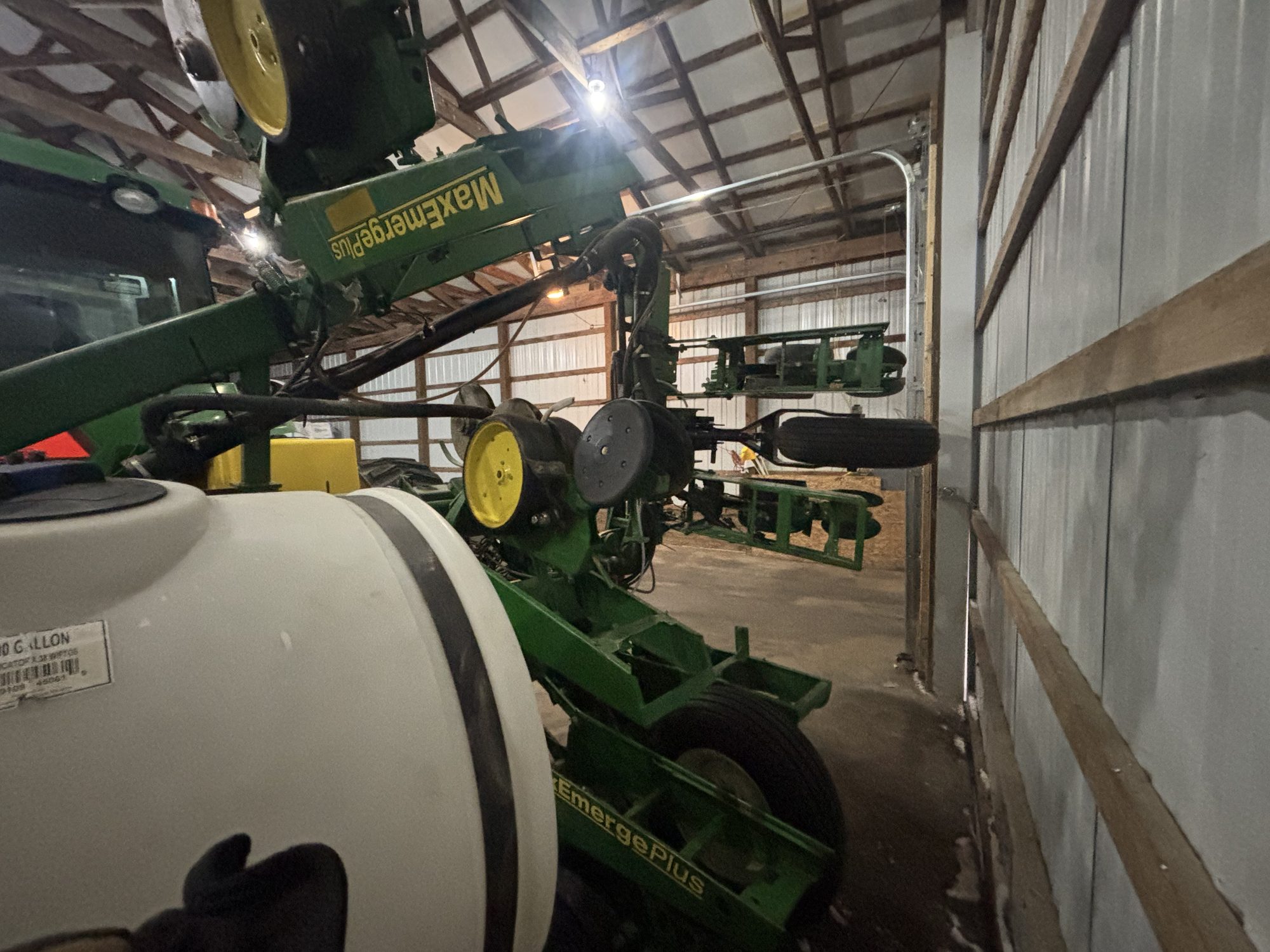 John Deere 1770NT — 30" — 24R — Finishing and setup detail