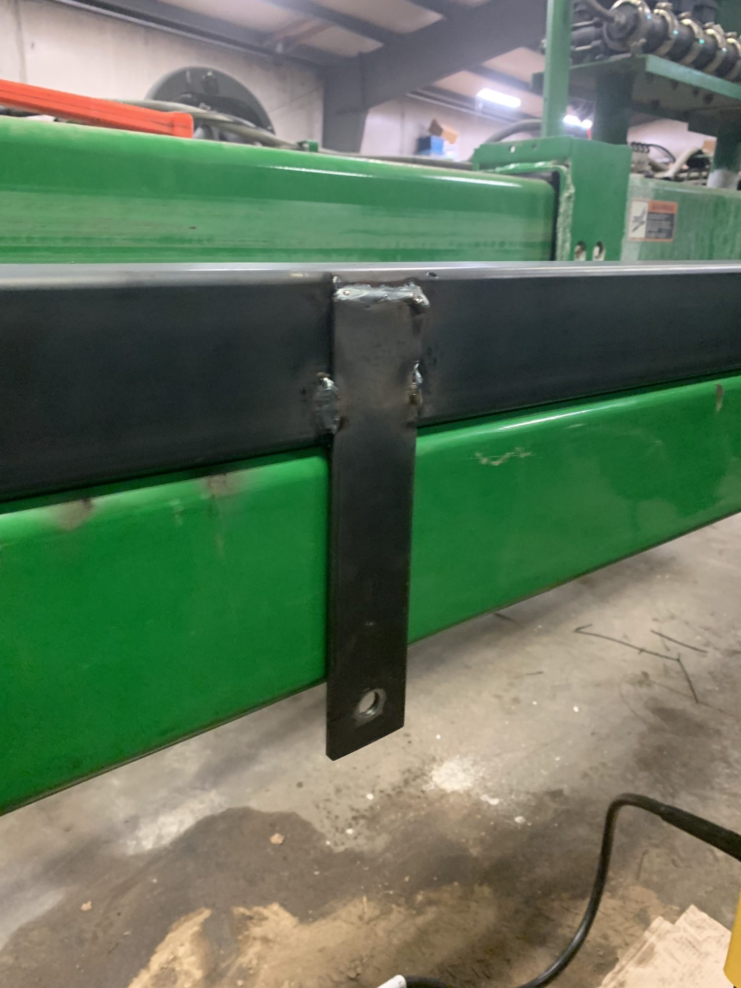 John Deere 1770NT — 30" — 24R — Installation close-up