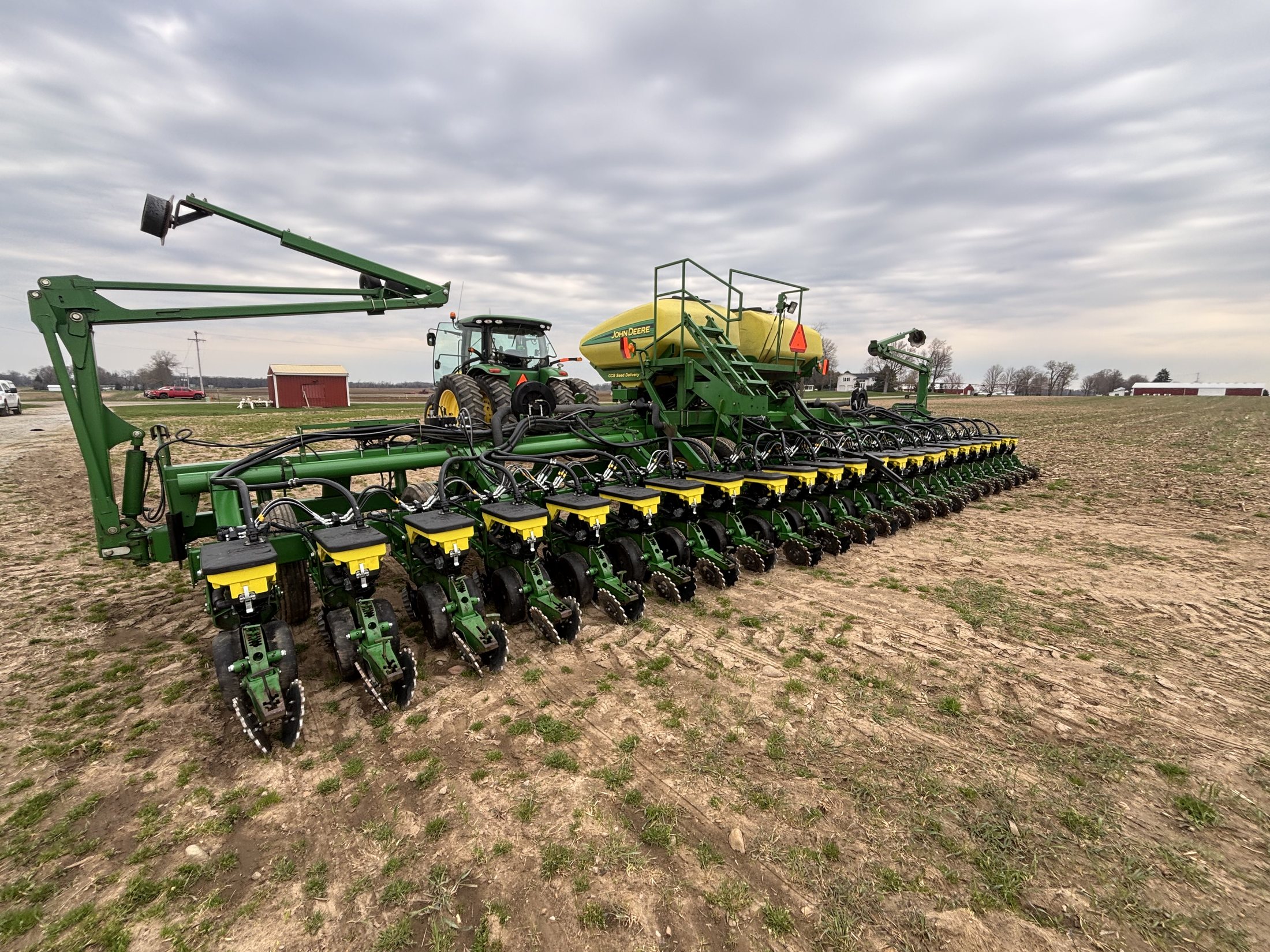 John Deere 1790 — 20" — 24R — Full-width equipment view