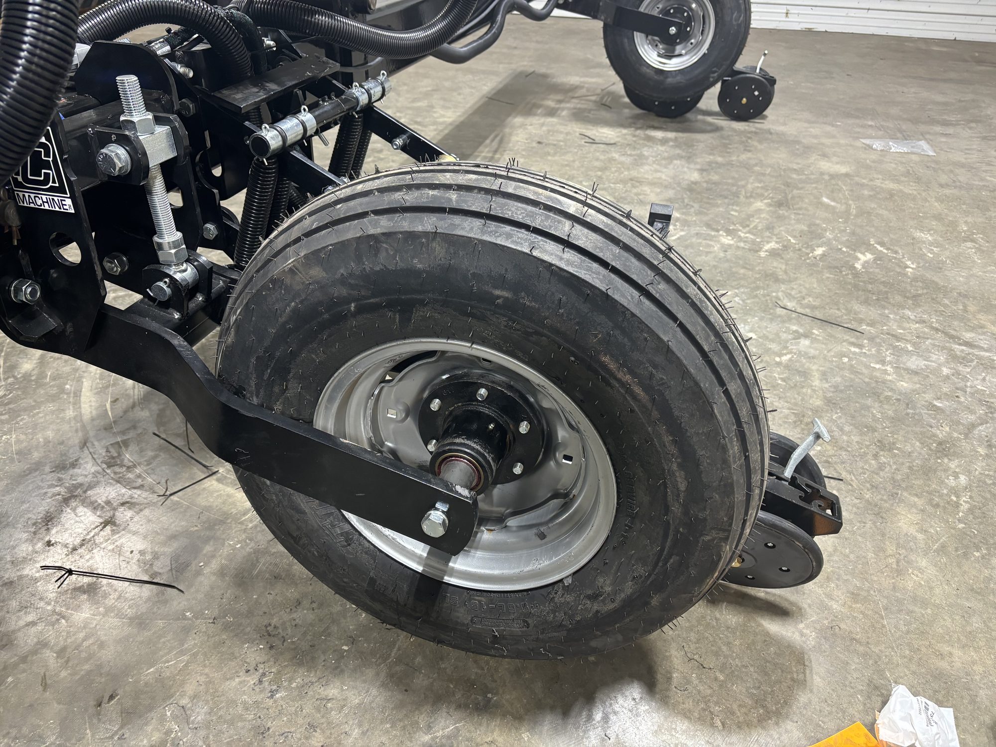 TC Machine Male-Row — 6R Custom Bar — Finishing and setup detail